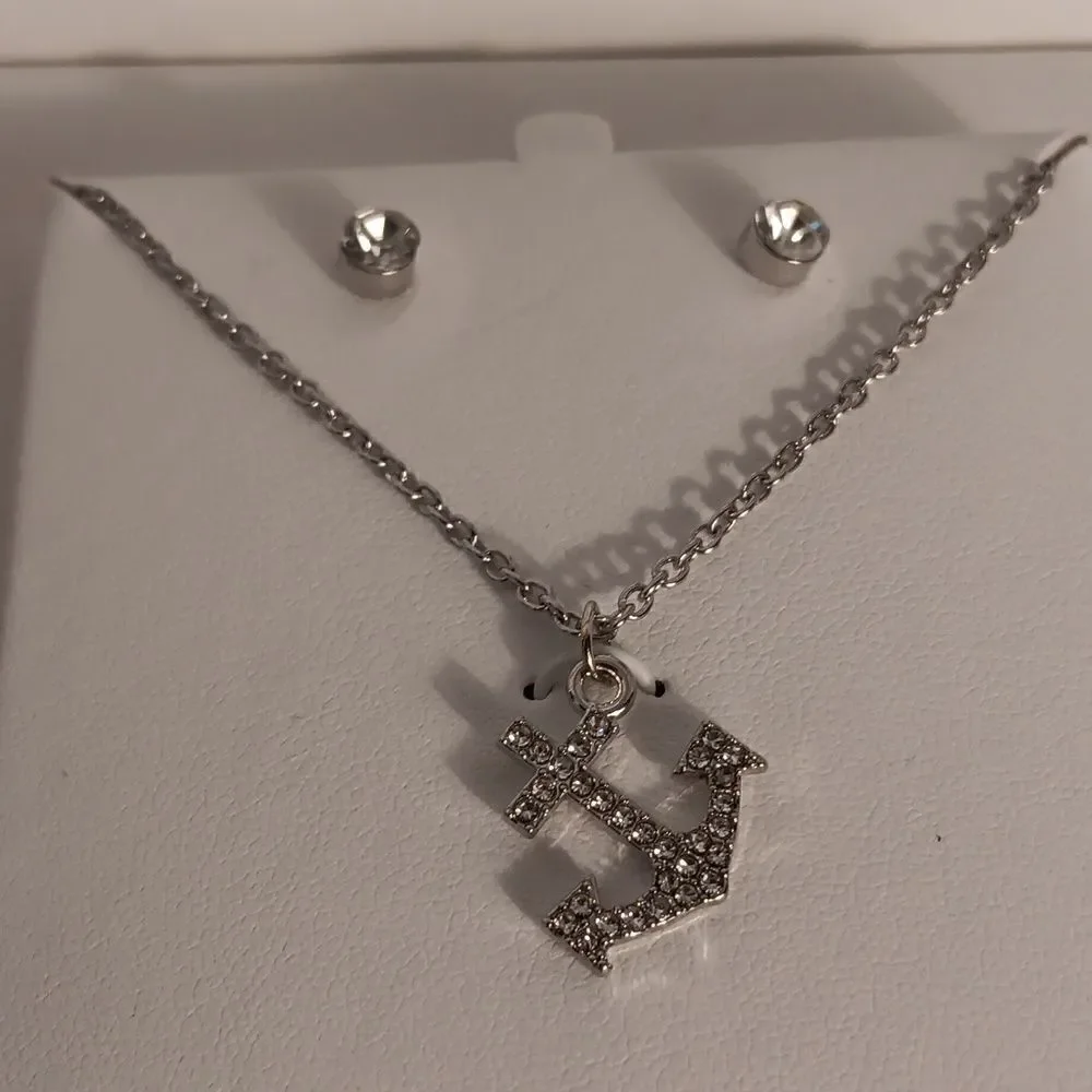 L & Co. Four piece Gift Set - Picture 3 of 6